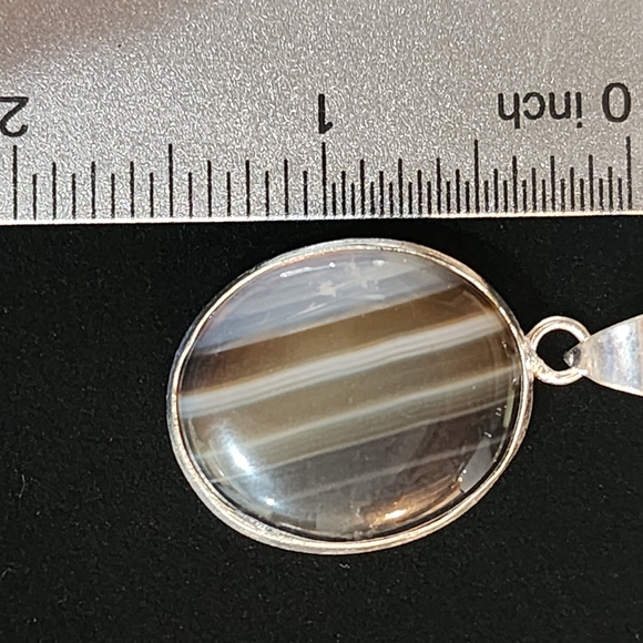 Banded Onyx Pendant 🤍 - Picture 3 of 3